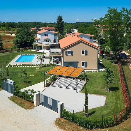 Krostula * Poreč