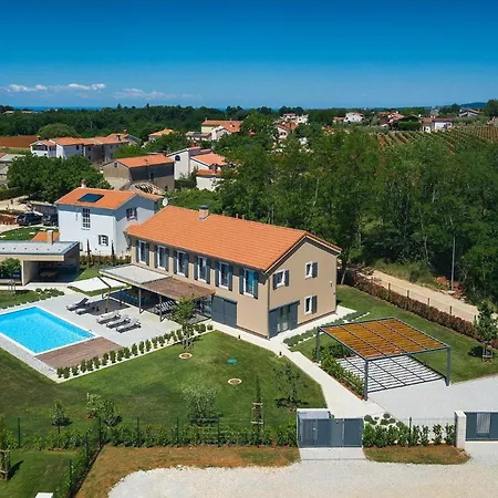 Krostula Holiday home *