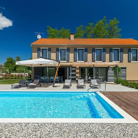 Krostula Holiday home